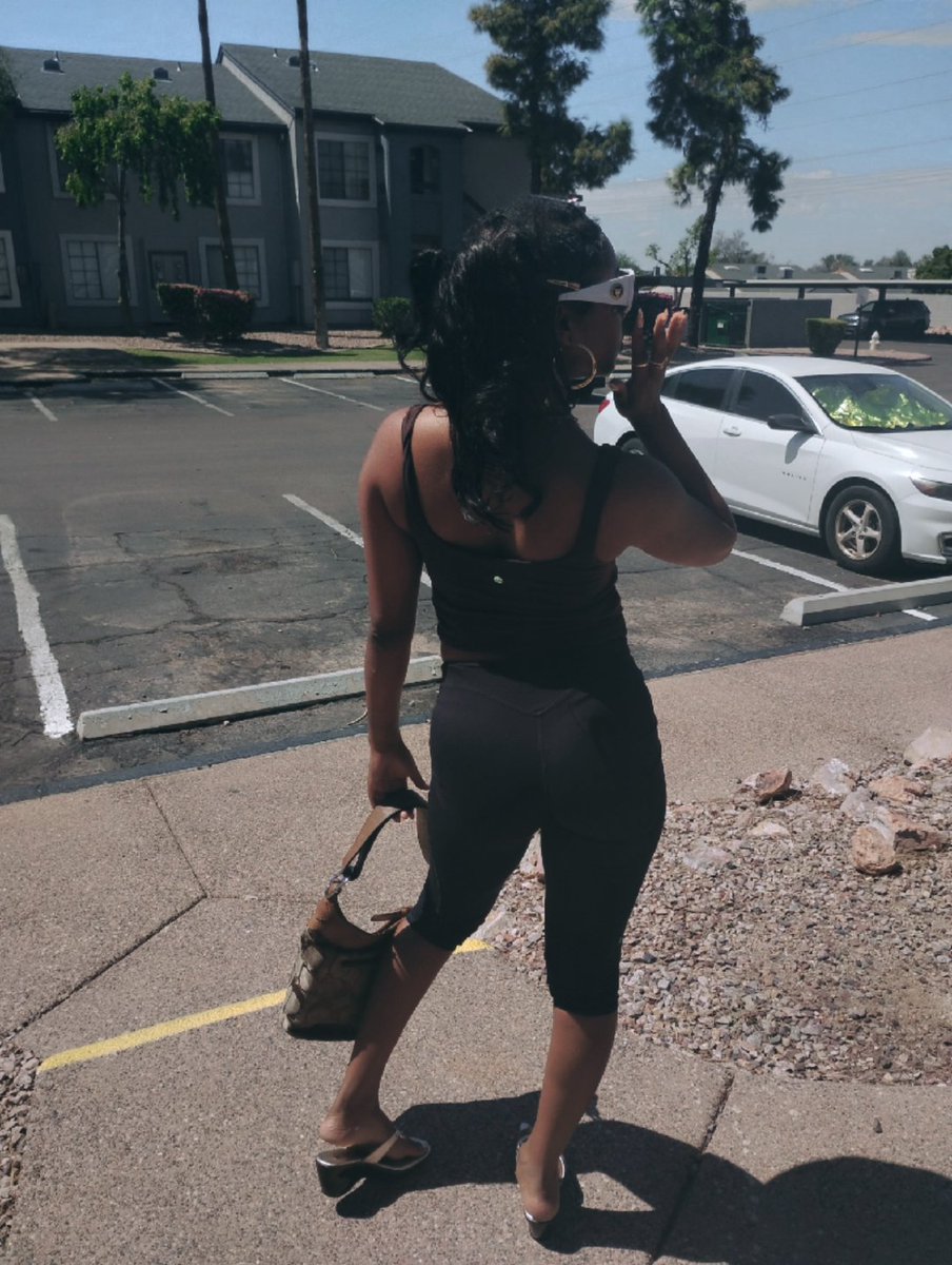 TTbouttabagg's tweet photo. Your favorite freak looks good tdy😫😫 #baddiee https://t.co/Cfz47NQb1q