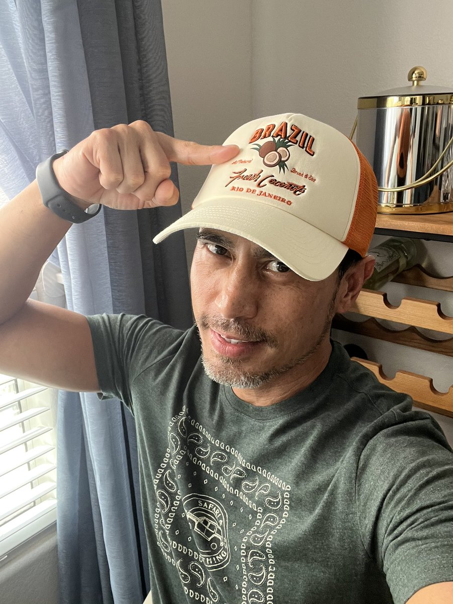 tjandthings's tweet photo. World Coconut Day! 🥥 #coconut #coconuts #dailyholiday #holiday #hat https://t.co/Hrx4C0Ul1G
