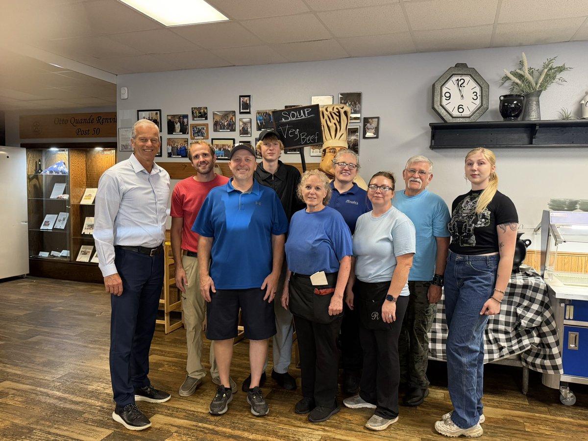 LeaderJohnThune's tweet photo. Enjoyed catching up with everyone at Rosalie’s in Sisseton. https://t.co/RadxLHAemA
