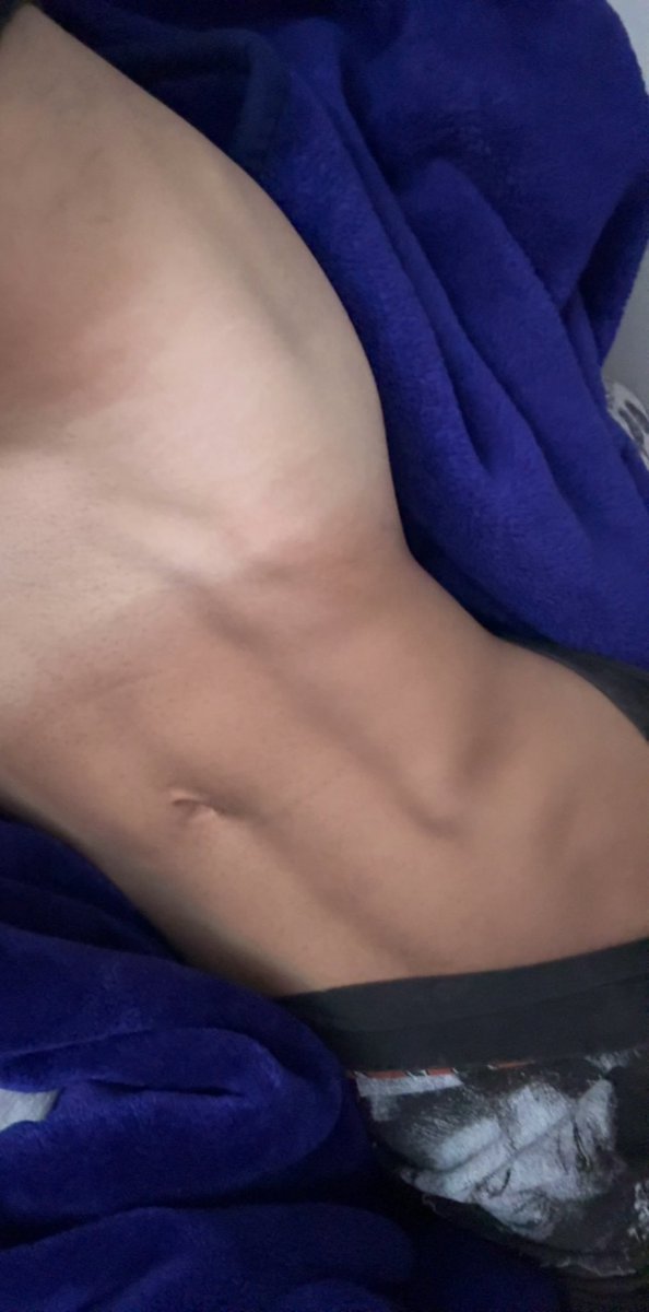 wecantbeoomf's tweet photo. Tan line reveal https://t.co/4oxE2HjtET