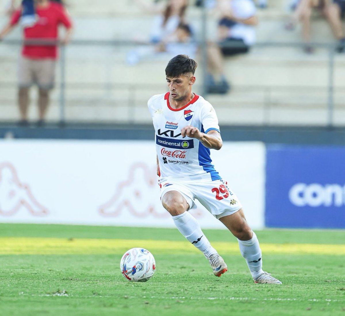 analyticspyfut's tweet photo. Sebastián Vargas (24 años, 🇵🇾) vs. Libertad

🥇1º en faltas recibidas [4]
🥈2º en despejes aéreos [5]
🥈2ºen duelos no aéreos ganados [5/6]
🥈2º en chances de gol creadas [2]
🥉3º en acciones defensivas [8]
🥉3º en despejes [5]
🥉3º en duelos ganados [6/7] https://t.co/xrcLTsi3RW