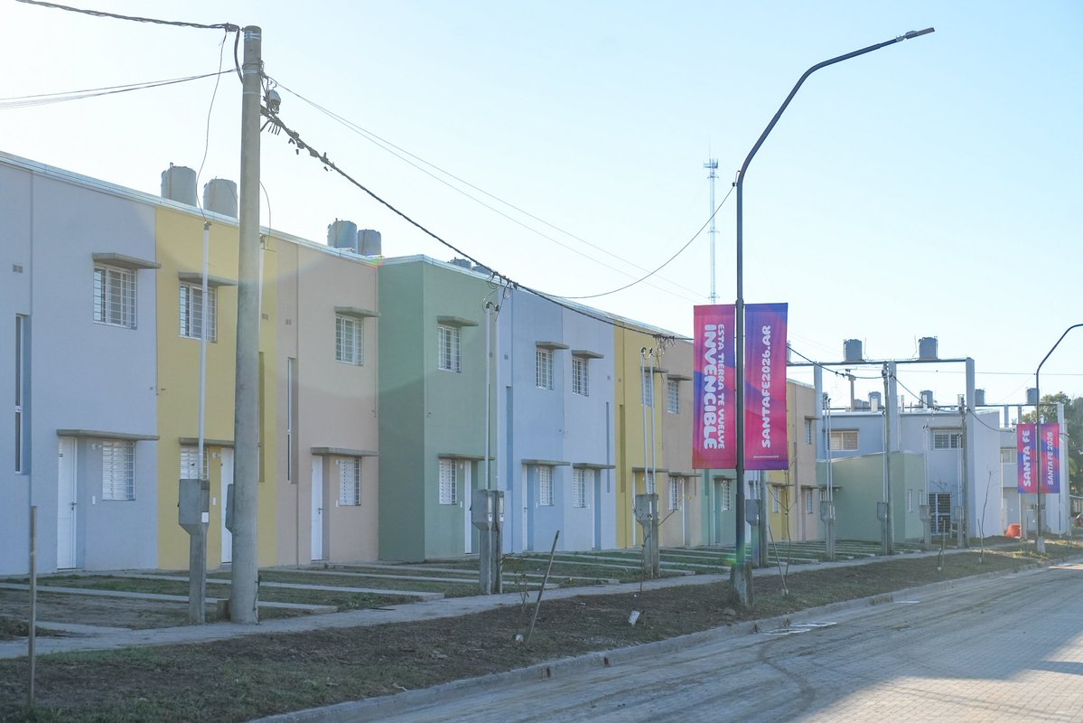 chechobasile's tweet photo. Inauguramos la Villa Suramericana 🏘️🏅

Son 334 viviendas que durante los Juegos recibirán a más de 1.300 deportistas y miembros de las delegaciones y que, después, quedarán para familias santafesinas.

#ChechoBasile #SiALosJuegosSurarmericanos https://t.co/spDYEr2bek