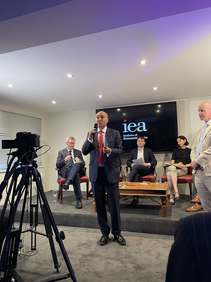 JanJindra2's tweet photo. Amazing event tonight at @iealondon in Westminster. 🇬🇧
Book launch and panel discussion on the topic of “The Great Stagnation: Why Britain Stopped Growing”. Featuring shadow chancellor @griffitha https://t.co/beechbMRYB