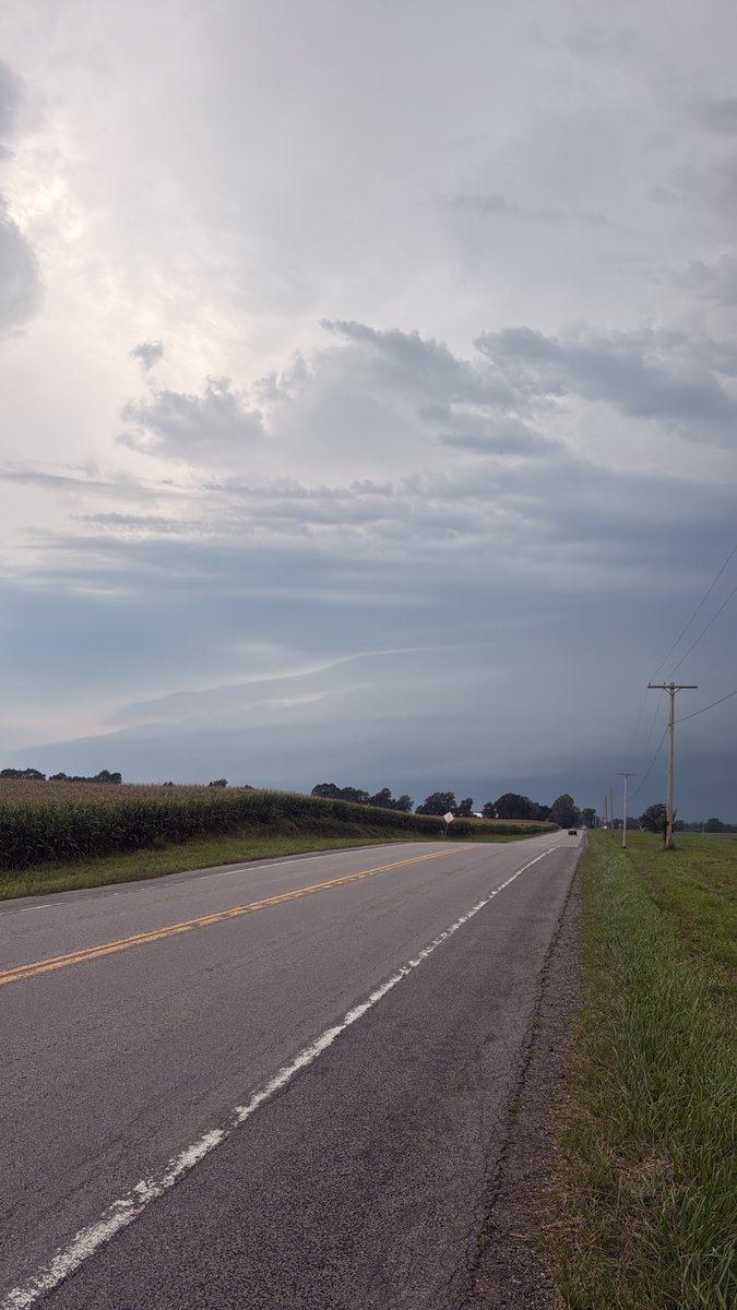 wxtommyturtle's tweet photo. Tornado warned storm making way towards Oakfield, NY https://t.co/IA0rb3FB87