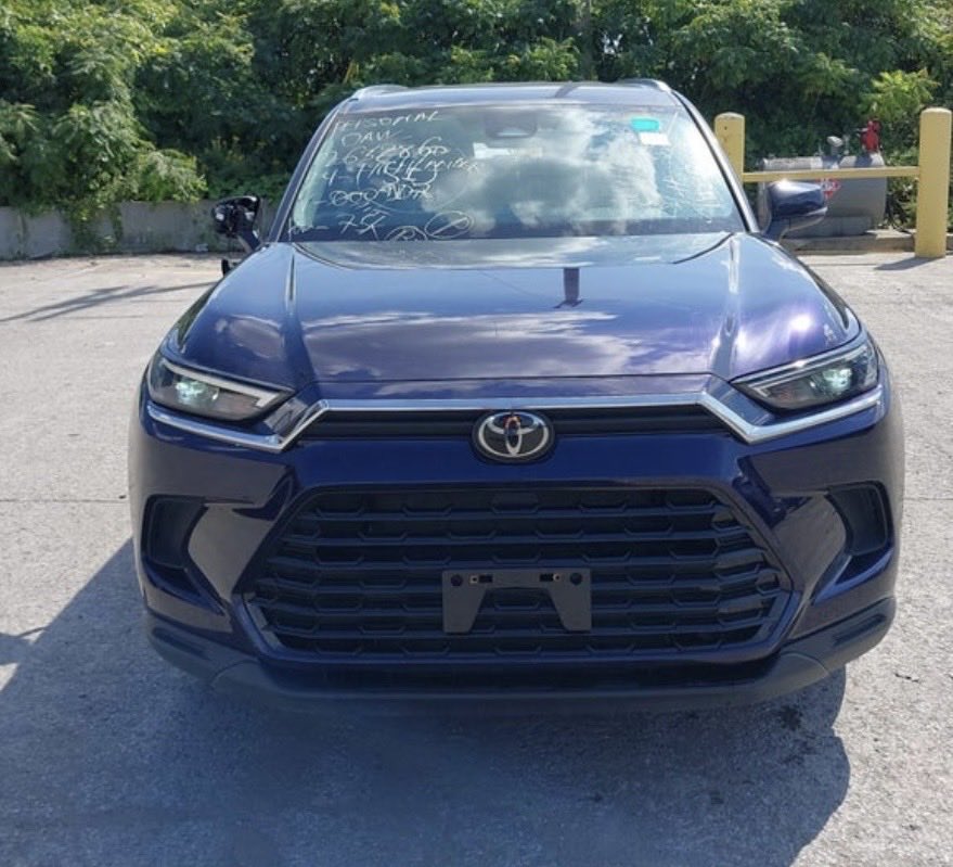 stryka_'s tweet photo. 2024 Highlander Grand Platinum 

72k miles
Engine 2.4 liters 
Leather seats 
Lane Change Assist
Apple car play and Android Auto 
367,000 GHS including Shipping https://t.co/wPdoCnLGbR
