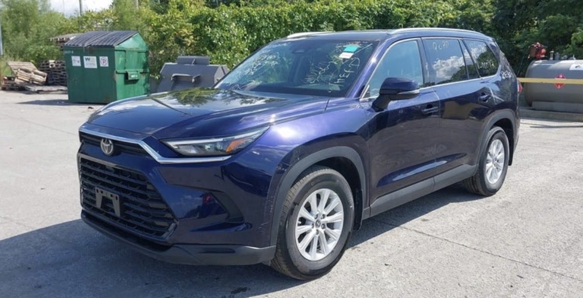 stryka_'s tweet photo. 2024 Highlander Grand Platinum 

72k miles
Engine 2.4 liters 
Leather seats 
Lane Change Assist
Apple car play and Android Auto 
367,000 GHS including Shipping https://t.co/wPdoCnLGbR