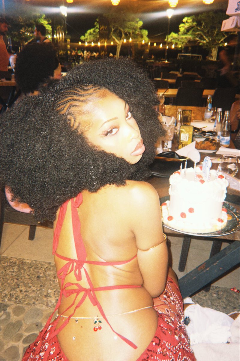 freshjuscherry's tweet photo. I miss my birthday 😔 https://t.co/H686N6Svzu