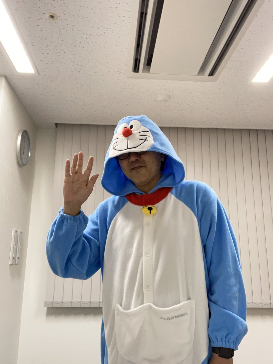 tkishi_cardiol's tweet photo. 今日9月3日は #ドラえもん生誕祭 

2112年まであと86年‼️

ドラえもんコスで真面目な講演待ちです（匂わせ
（日時場所は㊙️ https://t.co/2S7eAVeuYz