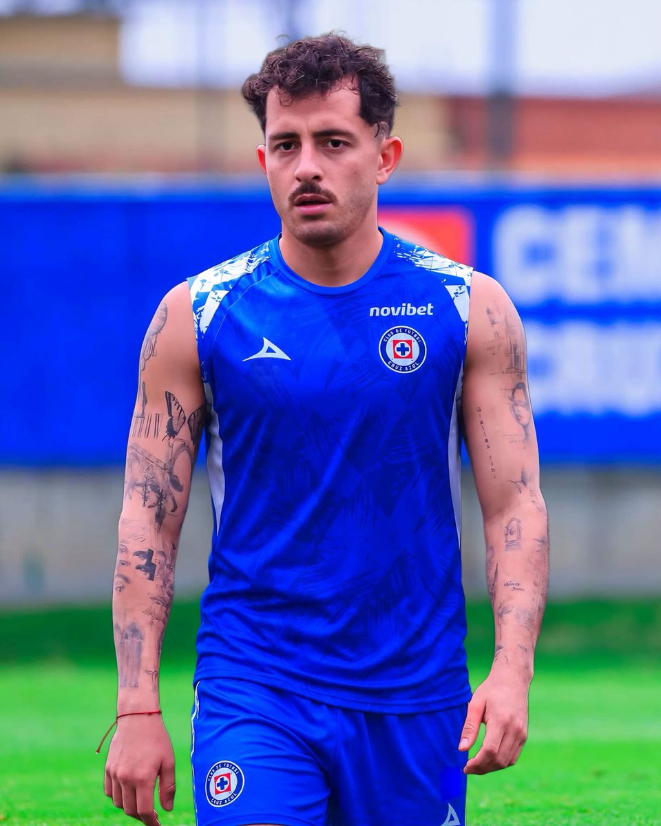 Blueprince13783's tweet photo. Mozo listo para ser convocado para el juego contra Santos. https://t.co/laXcNggZzu