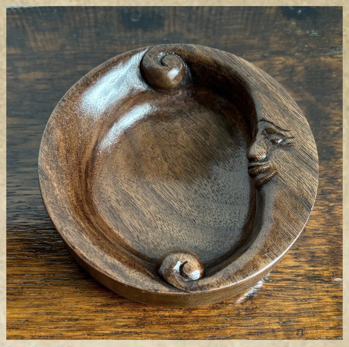 techeneek's tweet photo. The moon bowl walnut 1st pic prototype 4” diameter, the moon bowl 9”diameter progress  to completion https://t.co/ctSHmkfHad