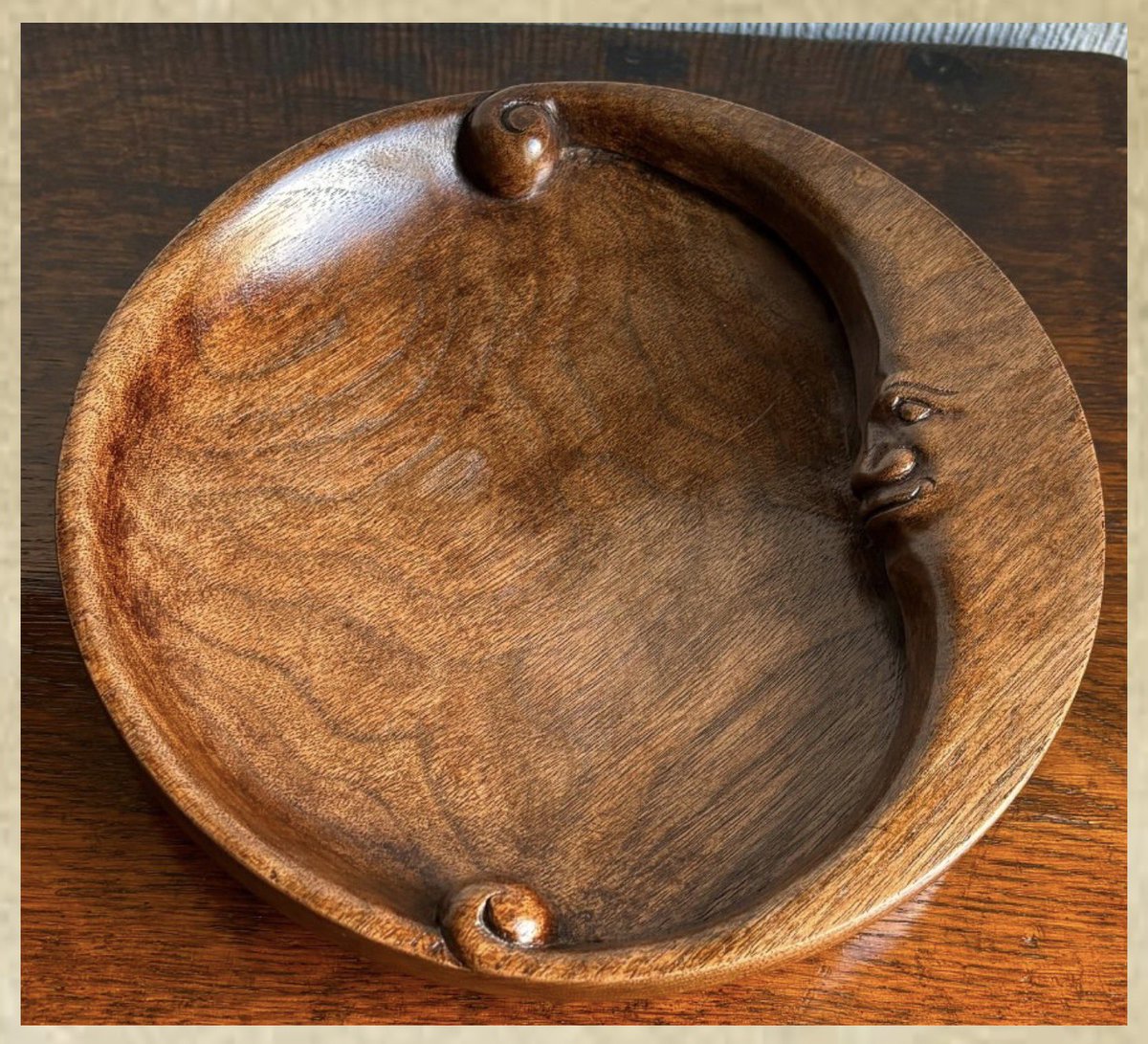 techeneek's tweet photo. The moon bowl walnut 1st pic prototype 4” diameter, the moon bowl 9”diameter progress  to completion https://t.co/ctSHmkfHad