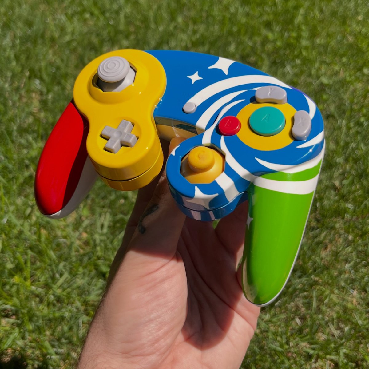 ControlInColor's tweet photo. Supernova overstock has hit the shop! Ready to ship, no custom-commission wait times. Check the ‘Premade’ section of the shop. Commissions open in a couple of weeks. https://t.co/mg1PuEvlvT
