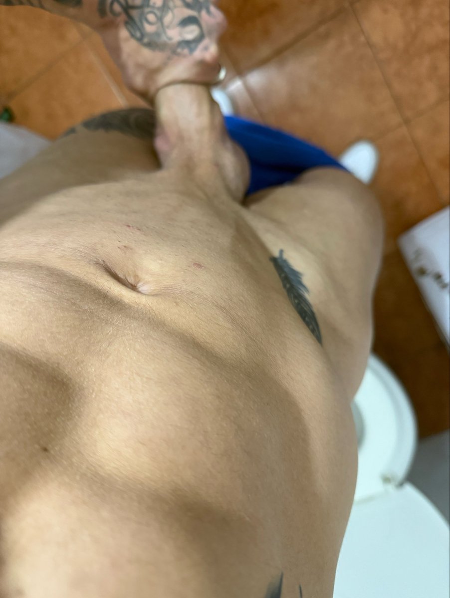 Maxitoelcapo69's tweet photo. Acá con el tronco lleno de calcio ajajaj https://t.co/kjg1dn41SV