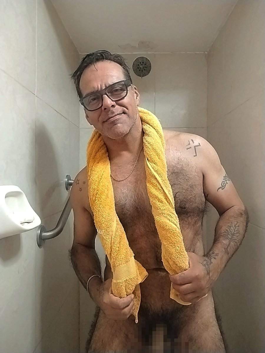 chro7528's tweet photo. Mitad de semana ....duchita y listos 🔥🔥🔥
  
Únete a mi canal OF
https://t.co/UW0r8YGUJS

Telegram vip ....
https://t.co/LsZHpnwBx6 https://t.co/U3prxPDHga