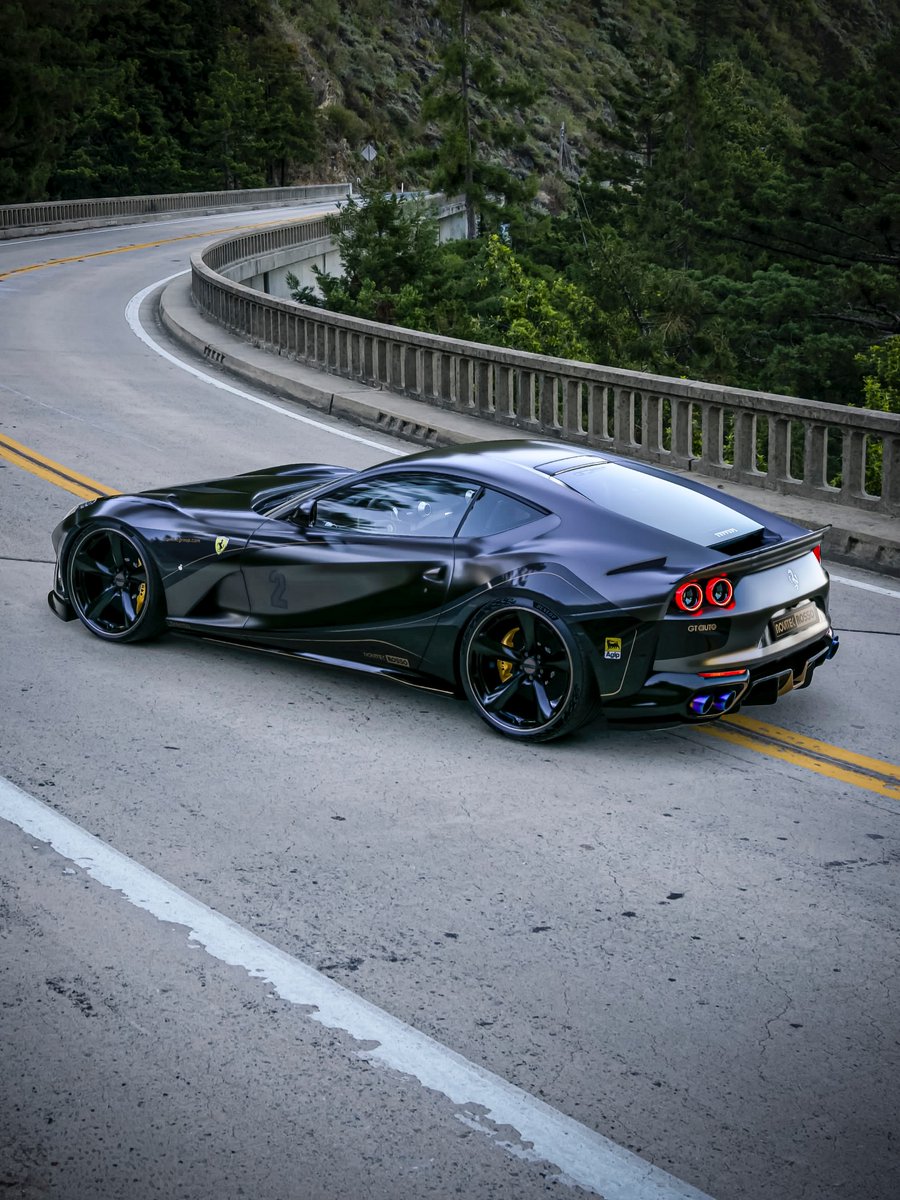 ApexDistrictX's tweet photo. Ferrari 812 Superfast https://t.co/YRR8lI4omm