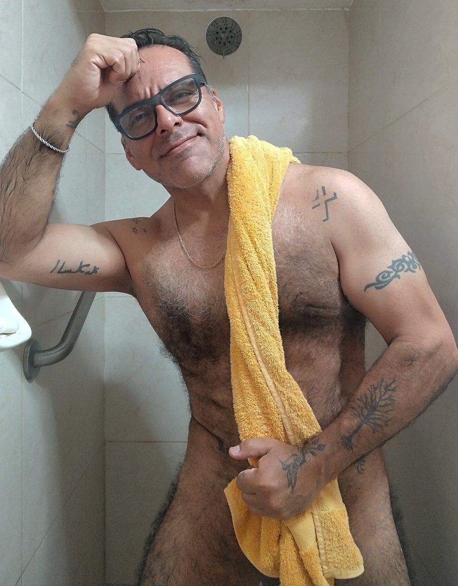 chro7528's tweet photo. Mitad de semana ....duchita y listos 🔥🔥🔥
  
Únete a mi canal OF
https://t.co/UW0r8YGUJS

Telegram vip ....
https://t.co/LsZHpnwBx6 https://t.co/U3prxPDHga