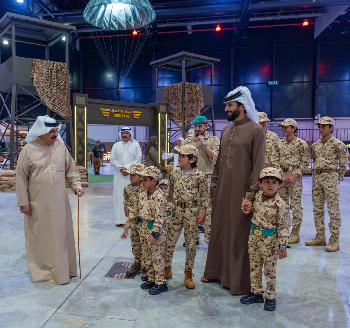 Alwatan_Live's tweet photo. جلالة الملك المعظم القائد الأعلى للقوات المسلحة يتفضل بزيارة معسكر "قدها جونيور"
https://t.co/MoXdg4sSIc https://t.co/ytfRbXDrzE