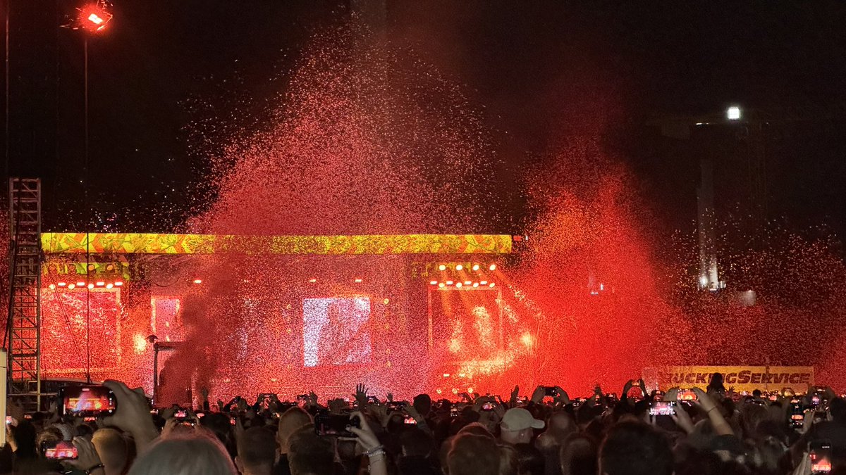 BauerHolti's tweet photo. Geiles DTH Konzert in Münster. War ein schöner Abend https://t.co/WWR8FYQqMx
