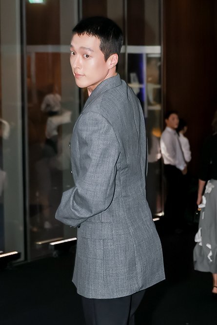 annejjangki's tweet photo. He's insanely handsome with his new haircut!😭❤️

#JangKiyong #장기용 https://t.co/zydwU3PBXT