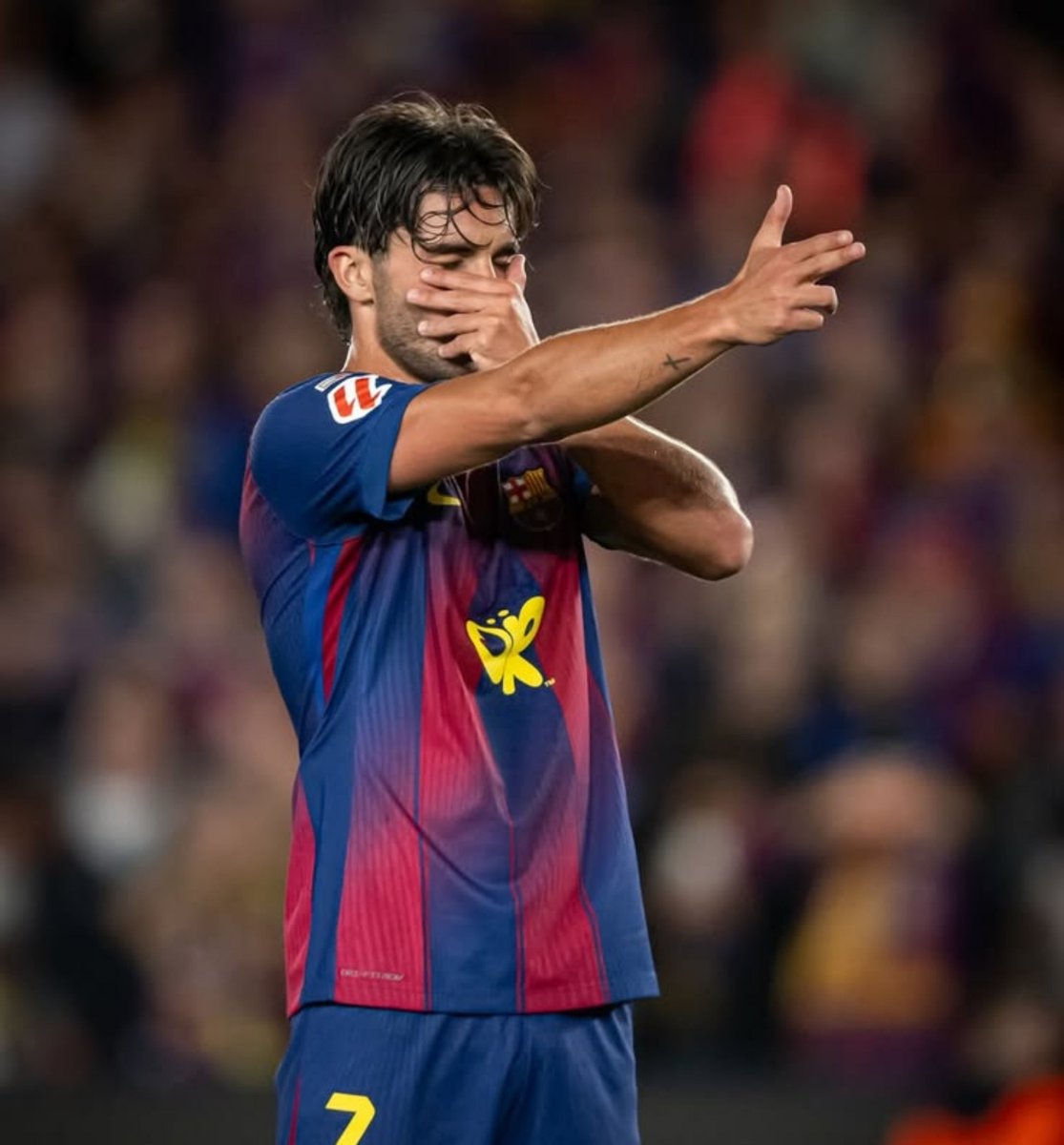depfedri's tweet photo. AU #fedri ღ

Donde Ferran vuelve a fichar por el Barça tras su paso por el PSG  
o

donde Pedri y Ferran tuvieron un amor en su adolescencia y uno de ellos cree haberlo superado hasta que se vuelven a ver. https://t.co/gX4Vo0Xlwk