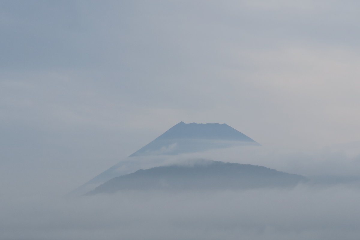 aminobu's tweet photo. 幽玄富士山

明日から１週間は降雨ありの天気予報
豪雨災害のないことを祈る https://t.co/n6fMKvwoFV