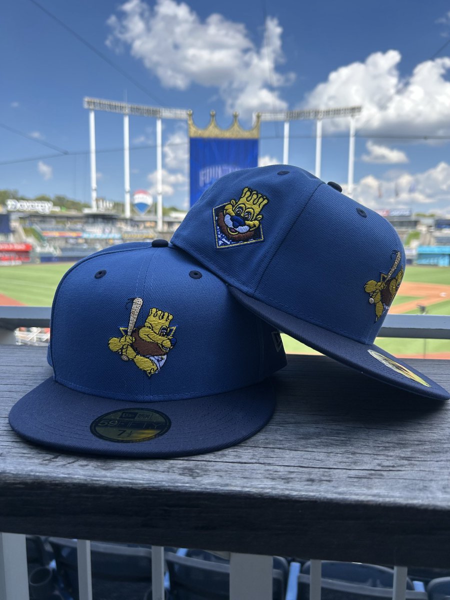 royalsteamstore's tweet photo. 🎂 GIVEAWAY 🎂 A party hat to celebrate our mane guy! 🦁👑 Sluggerrr’s birthday is Sunday, and this week’s Hat of the Homestand from @neweracap features the birthday boy himself. TO ENTER: Follow + like + repost + tag someone you’d bring to his b-day bash! 🎉 https://t.co/T31XeV6IMK