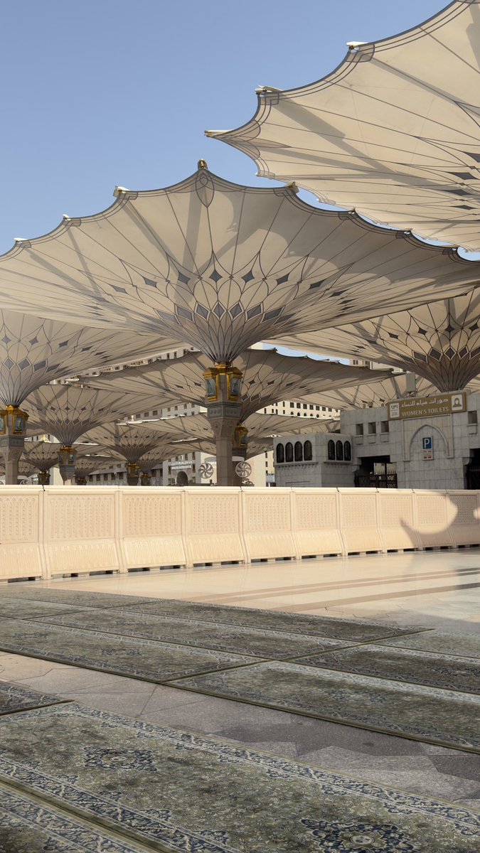 mona54089's tweet photo. موطنُ الطمأنينةِ التي تسكنُ  الروح،
وجنّةُ القلبِ التي لا يُشبِهها مكان ♥️ https://t.co/q8nL9NnERk