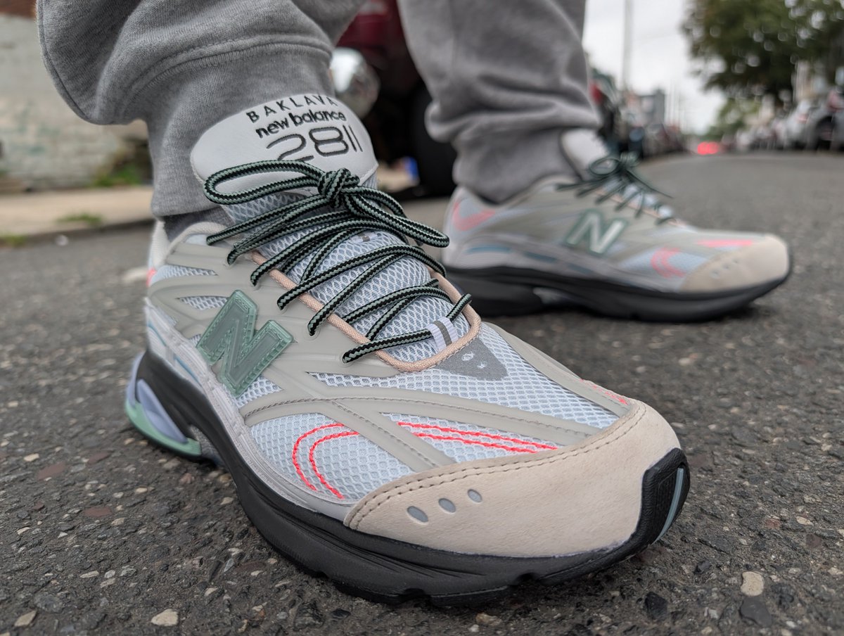 Sn3ak3r_Fr3ak3r's tweet photo. #WDYWT #UnDS Action Bronson x New Balance 2811 #YourSneakersAreDope #NewBalance #NB2811 https://t.co/1BuQe50r0n