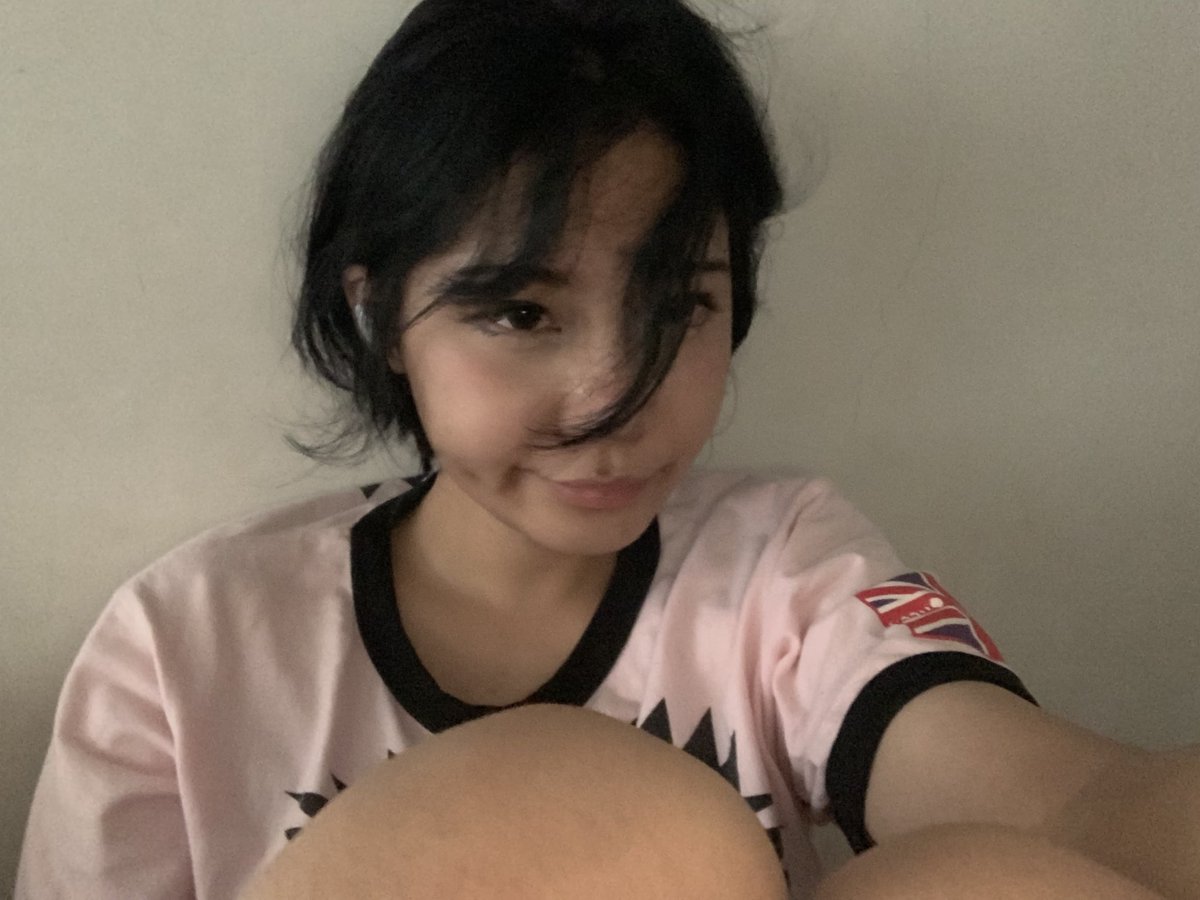 flan____n's tweet photo. classes got cancelled.. im going back to sleep https://t.co/YMm2L3jxpu