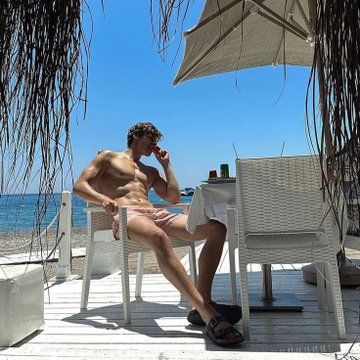 JDominium_'s tweet photo. Si tienes entre 7 y 27 kilos de sobrepeso y quieres bajarlos para el otoño, aquí tienes el plan exacto.

1. Nada de alcohol. https://t.co/MkqrkhY6PI