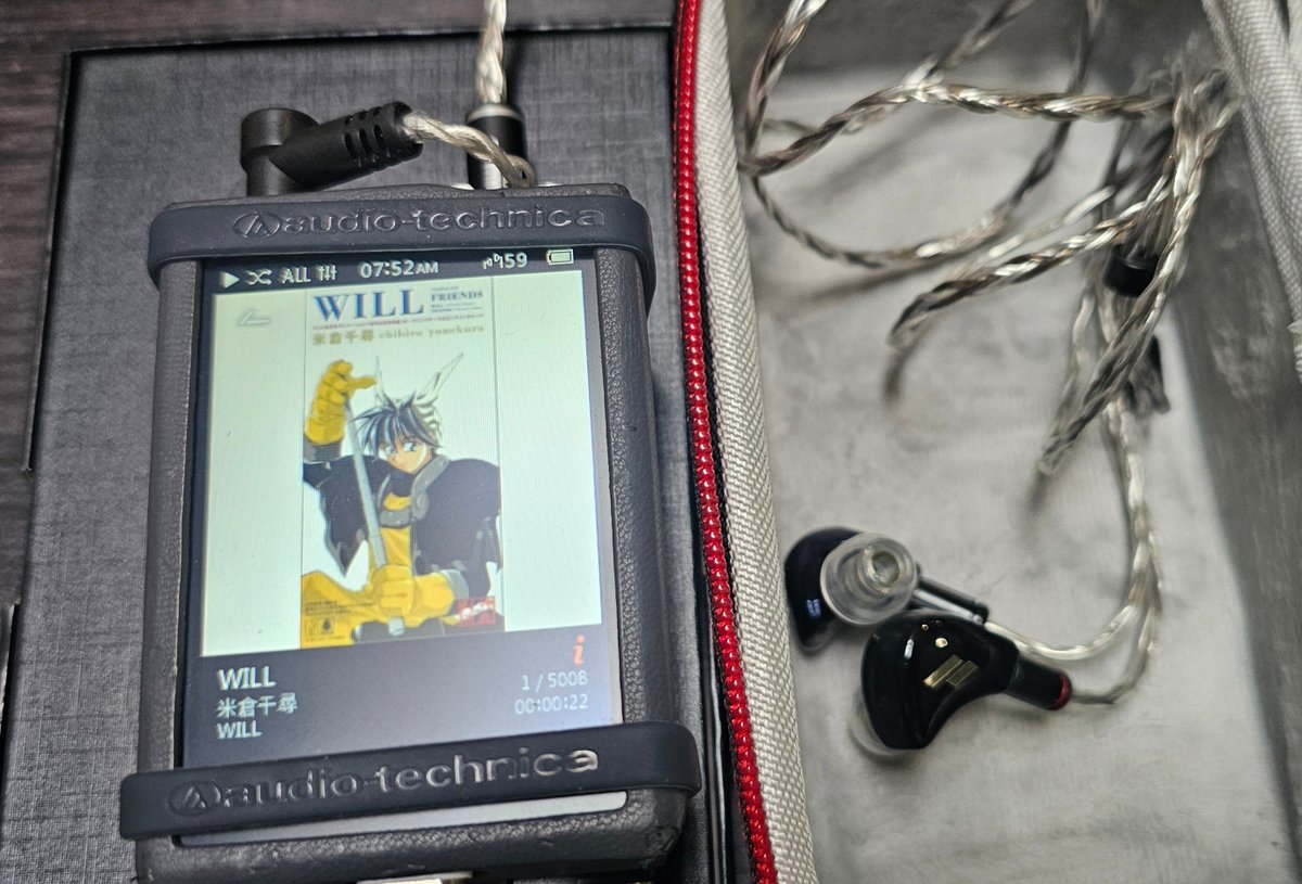 amsmkw's tweet photo. 今日の音楽のお供。
DAP #COWON  PLENUE D
IC #ALOaudio SXC 22 Mini to Mini Cable
ポタアン #iBassoAudio D2+ Hj Boa
リケーブル #NOBUNAGALabs HYBRID BAHAMUT 
イヤホン #COWON PLENUE X40
イヤーピース #AZLA SednaEarfit mithryl Standard Mサイズ
やっぱりPLENUE X40と銀線の相性は最高だね。 https://t.co/5qULa8s6Sh