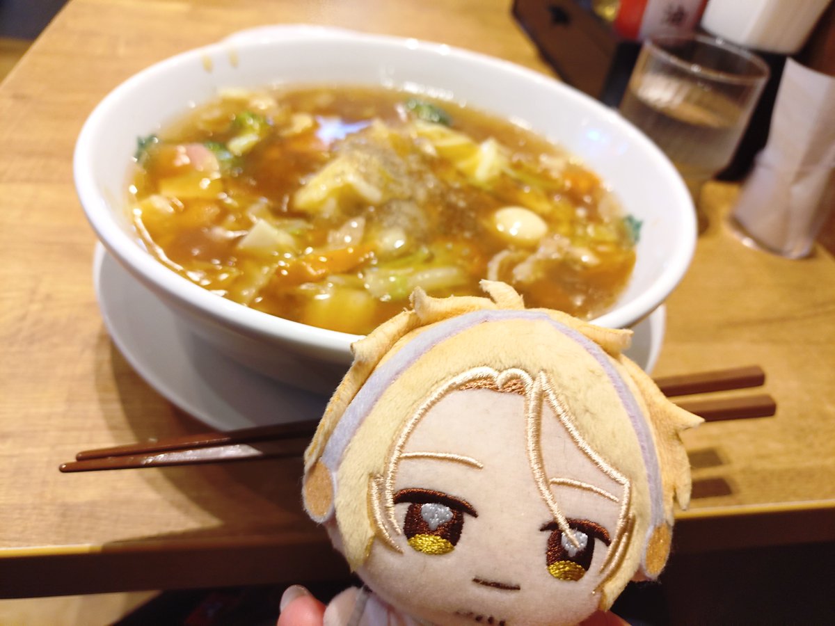 NogiKaname's tweet photo. とうきょのおもひで
はるき、これがひだかやとふじそばだよ（ふくおかにはない） https://t.co/O866JcTDO1