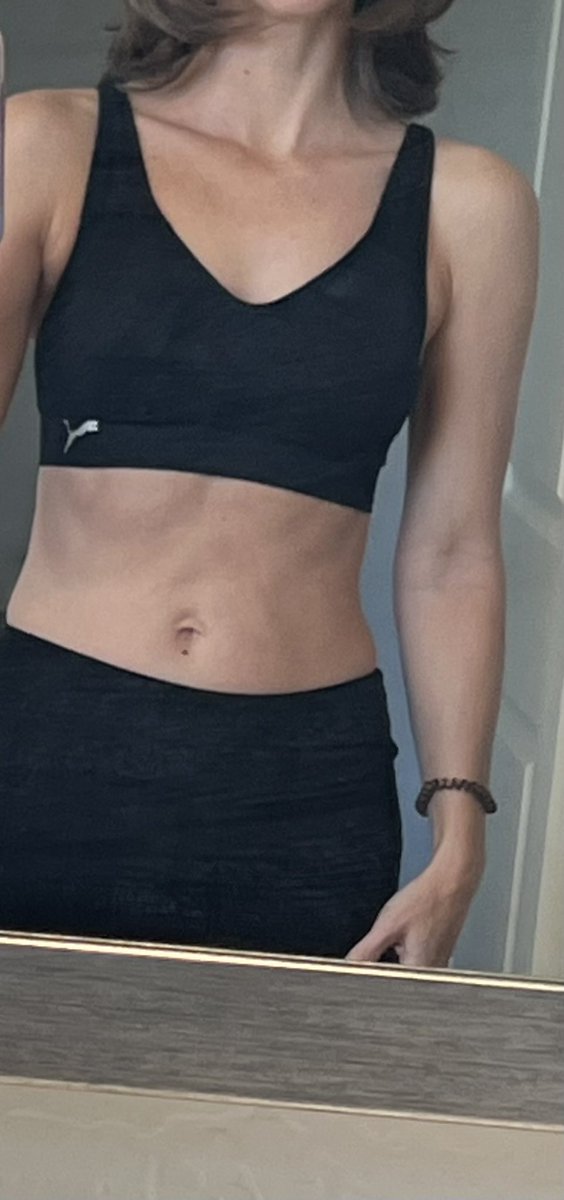 Irlflashn7's tweet photo. Another cucks slutty wife https://t.co/ELMKJGBeEp