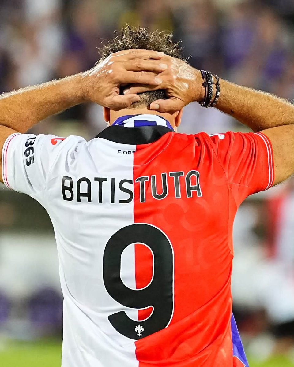ogy_emy's tweet photo. #Batistuta #Fiorentina https://t.co/vu57Y6rN8A