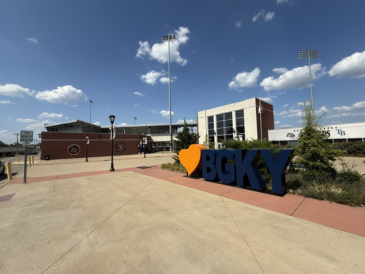 FarmSysChrons's tweet photo. Last New Park Alert of the trip, and maybe the season! @BGHotRods , let’s play ball! Definitely got the HOT part in full effect! @milb the @GreenvilleDrive are in town, which coincidentally was the minor league park, and hat that started it all. #baseball #bowlinggreen #hotrods #drive #baseballroadtrip⚾️🛻