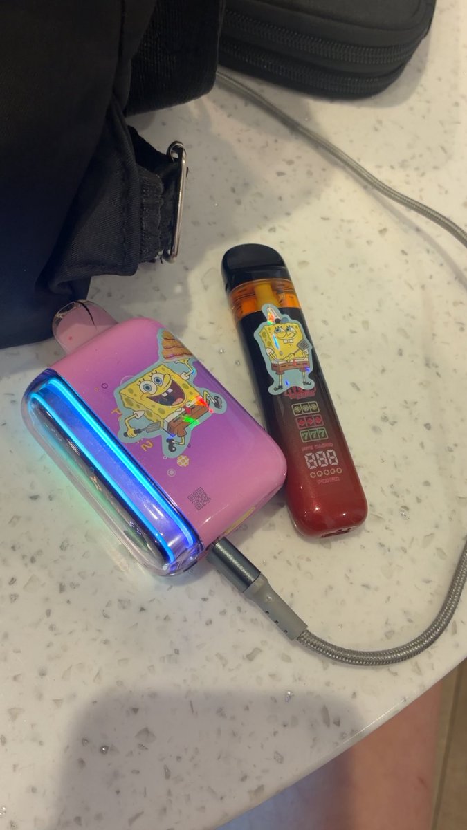 edaabpwoof's tweet photo. life. is roblox. #vapetwt #weedtwt #moothunt https://t.co/CaHKnOIF6O