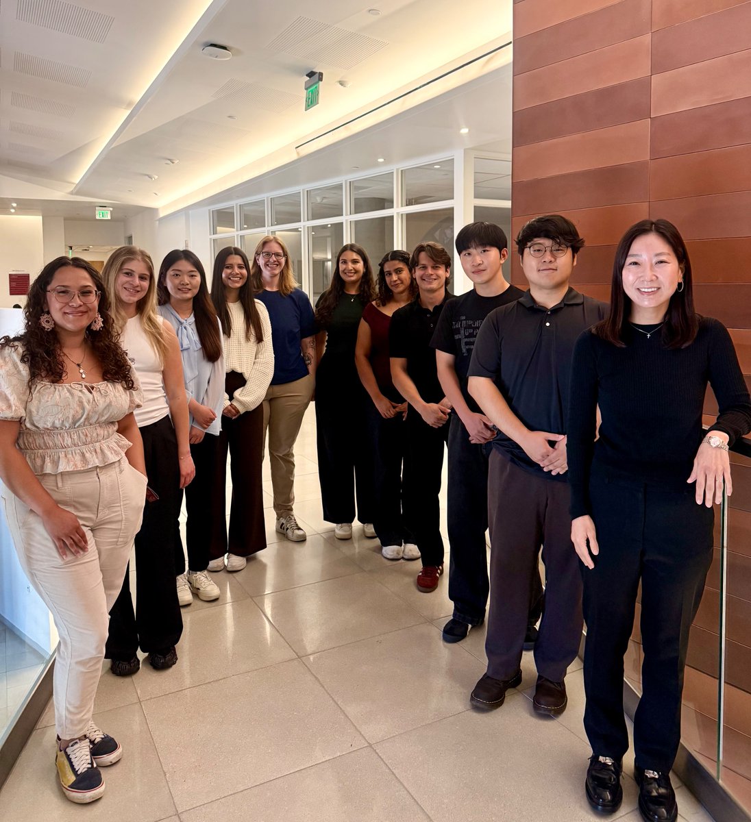 TheChungLab's tweet photo. New group pic to start off the academic calendar 🫶 https://t.co/ec39lq6nip