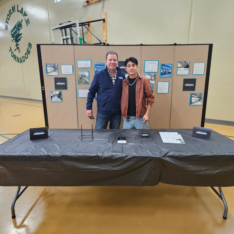 iJAGRocks's tweet photo. 💙 #StormLake #iJAG didn't just learn about careers—they experienced them!

Thanks to @StormLakeCSD + local workforce partners, students explored careers, built real-world skills &amp; turned experiences into jobs.

#WorkforceDevelopmentMonth #SchoolPartner #WorkforcePartnerWednesday https://t.co/8gMxgdH1DW