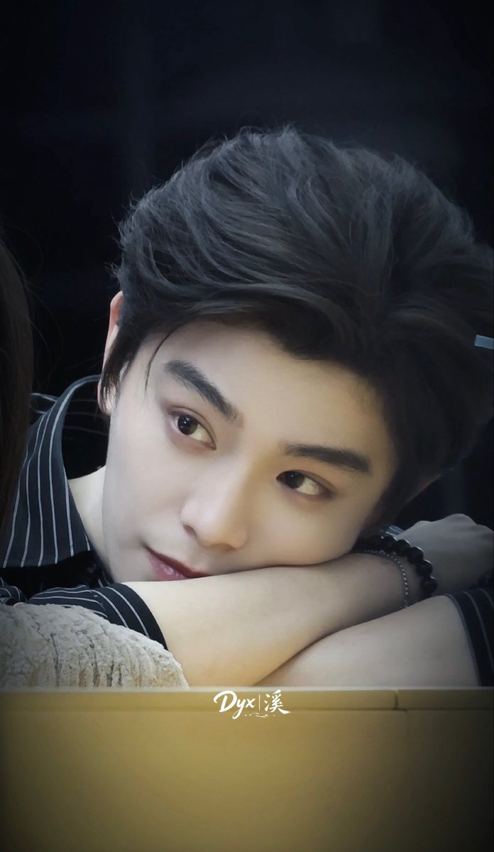 Hajuverse7's tweet photo. why does he look THIS young i’m actually losing it. #shenyan #DingYuxi #Endlesssummer #Ryanding https://t.co/vYgeGw4Xx4