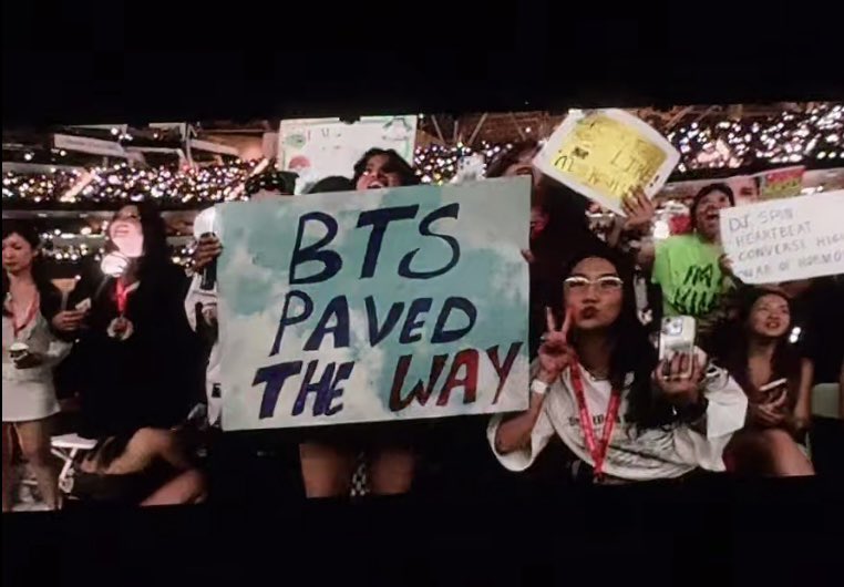 btschartsxdaily's tweet photo. BTS PAVED THE WAY💜

#BTS_WORLDTOUR_ARIRANG_LA 
#BTS_WORLDTOUR_ARIRANG_LOSANGELES https://t.co/0jHjwoDArZ