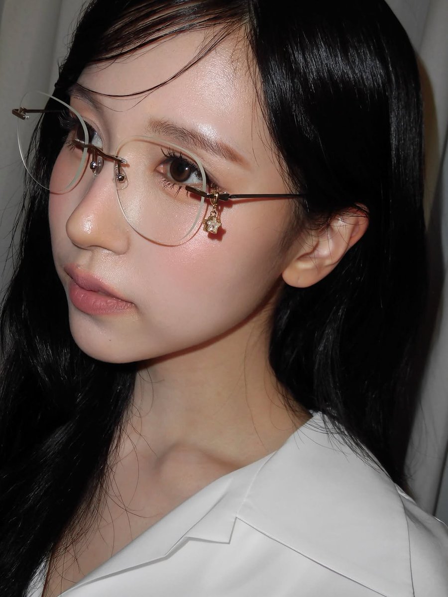 TWMNGLOBAL's tweet photo. Myoui Mina Instagram update 📸
|260902

RIM
おしゃれを更新する、ファッションアイウエア。

[Like share &amp; comment on the Instagram post💗]

#MINA #MYOUIMINA #미나 #ミナ #MISAMO #RIMlovesMISAMO #RIMxMISAMO https://t.co/xf5qQ0SU51