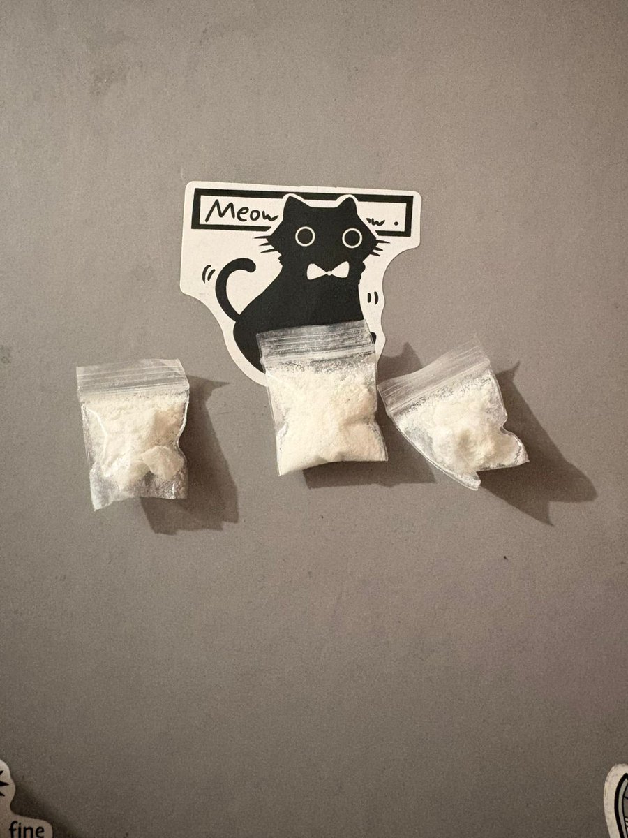 disasterpiece_x's tweet photo. ya hacían falta (DE VERDAAAD HACIAN FALTA) #drugstwt https://t.co/P8Kig2qcsc