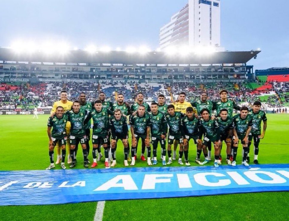 LetEdwinCook's tweet photo. Boleto de Conca + Liguilla = buen torneo. 

Cuando el barco se hunde las ratas son las primeras en saltar del barco. Yo me quedo Pedrerol, yo me quedo. 🦁 https://t.co/oA0H7MLOS7