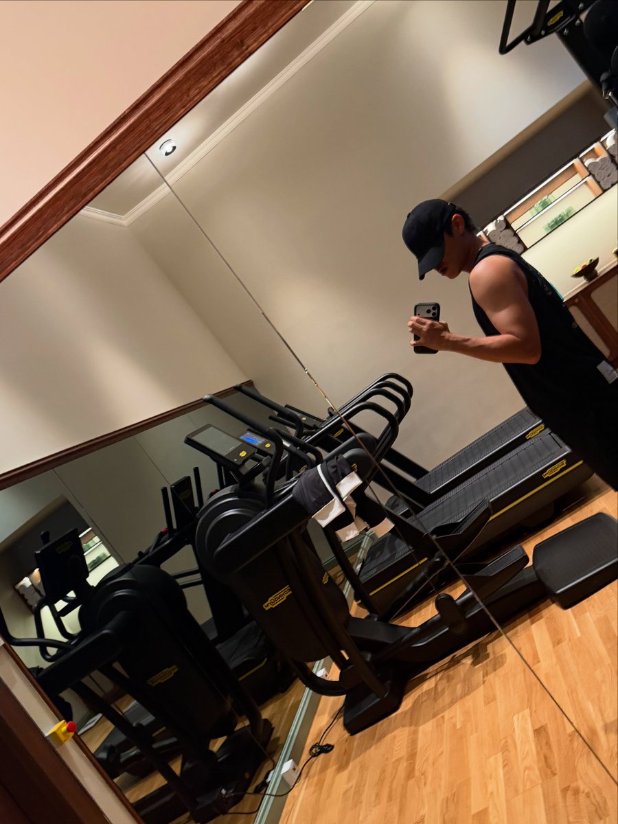 INTL_AB6IX's tweet photo. @AB6IX @PARKWOOJINoffcl [📸/260903] jjack_inthe_park instagram ㅡ Woojin

"It's indeed a sparrow (pict: off from work)"
"Let's go" 
"Do I need to work out" 
"Got the permission (from the manager)"

🔗 https://t.co/XIW3tPV8JM

©AB6IX INTL

#AB6IX #박우진 @AB6IX @PARKWOOJINoffcl https://t.co/52wjR2J0Bn