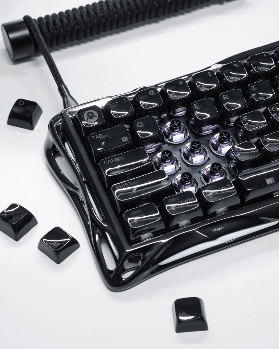 GravaStar_'s tweet photo. The keyboard that just makes the whole setup feel right. π€
Mercury V60 Ultra β‘οΈ
Now available for preorder.
π Link in bio
#GravaStar #V60Ultra #GamingSetup #DeskSetup #UFOSwitch https://t.co/S3IQxSIyx2