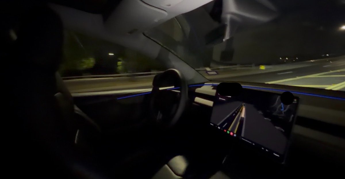 BLKMDL3's tweet photo. Tesla Robotaxi just drove us 35 minutes across Austin to our hotel perfectly and dropped us off directly in front of the door. 

The driving and comfort on these unsupervised cars are next level. It even avoided road debris. So impressed after all the rides I took today @robotaxi https://t.co/L32EI8gMPv