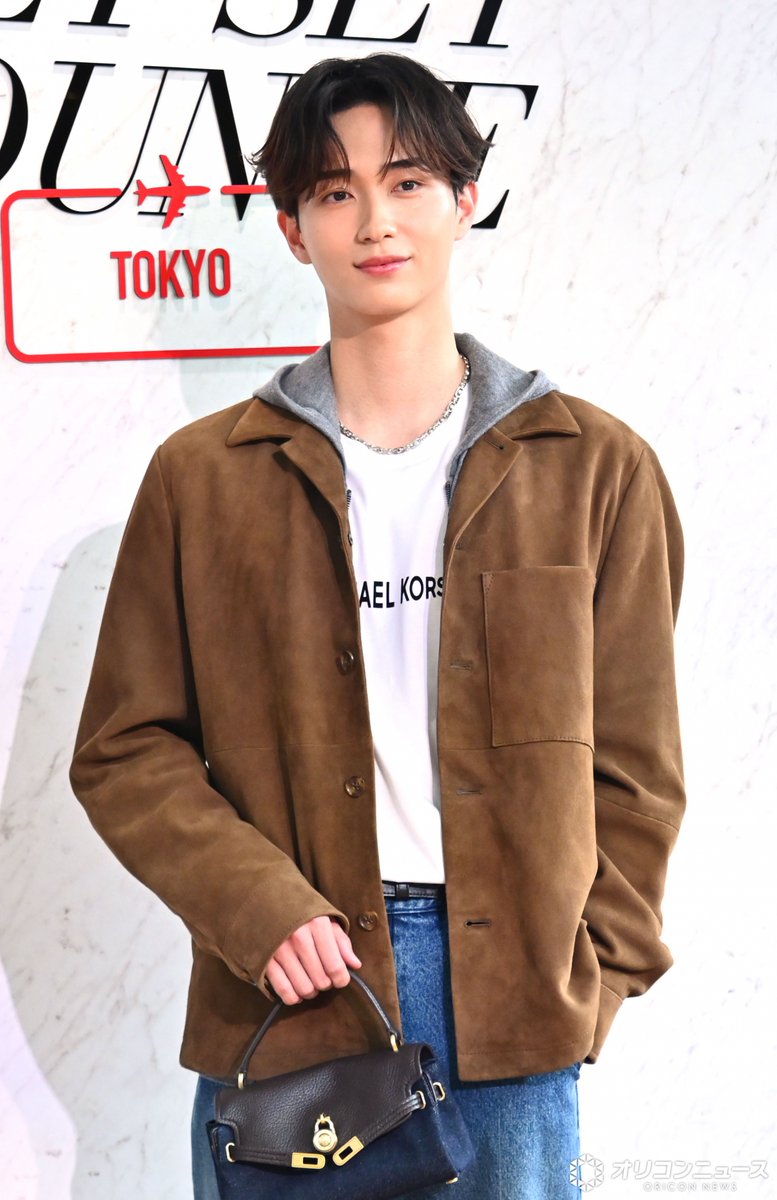 oricon's tweet photo. 野村康太、抜群スタイル生かした
秋コーデでイベント登場❗️
⠀
バッグで持ち歩きたいのはスキンケアグッズ
「常に持ち歩いている」
https://t.co/gCUkzRN1Uv
⠀
MICHAEL KORS（マイケルコース）
ポップアップイベント プレビュー https://t.co/4i21mNRQsg