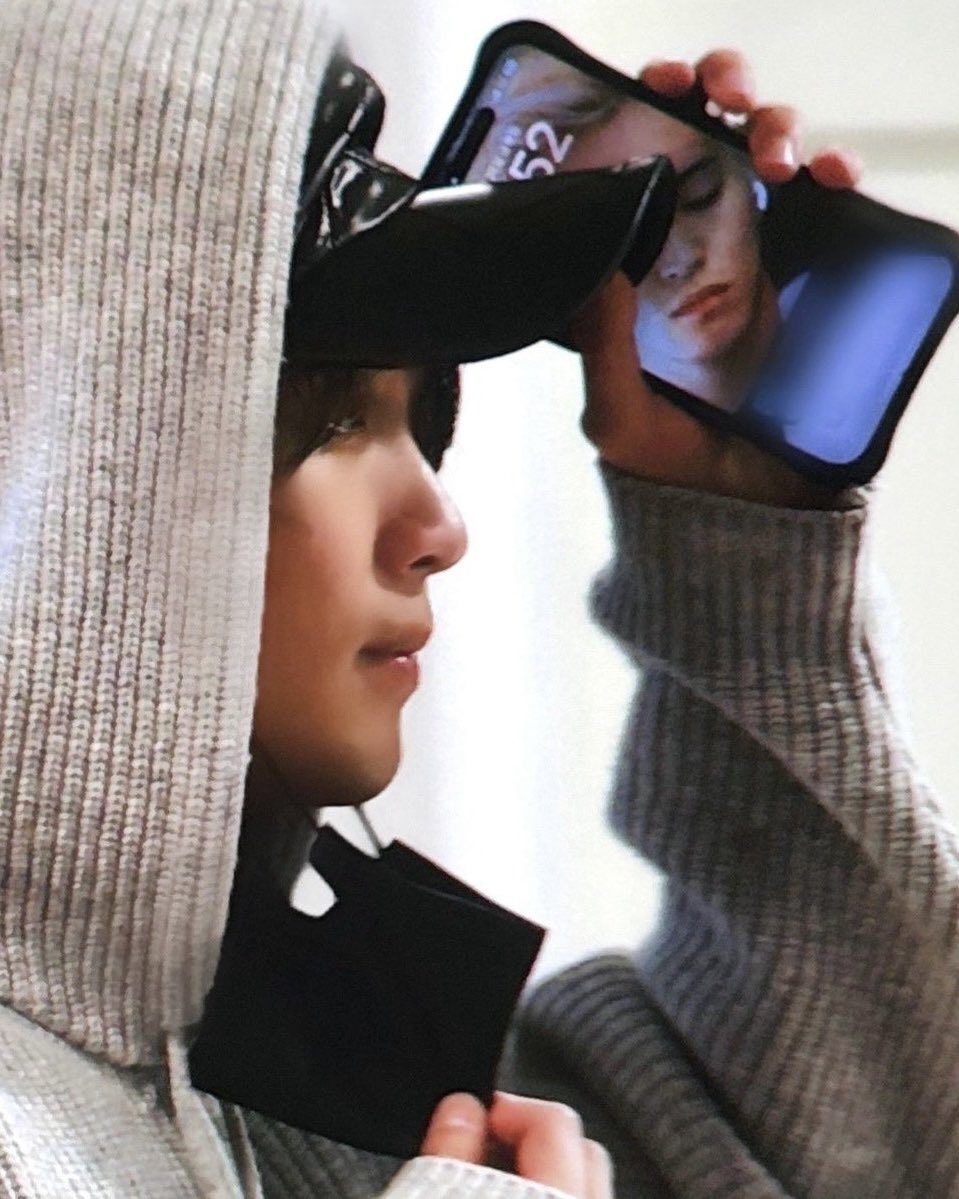 belovedmkhc's tweet photo. you’re still my number one… https://t.co/SgUJxSTixf