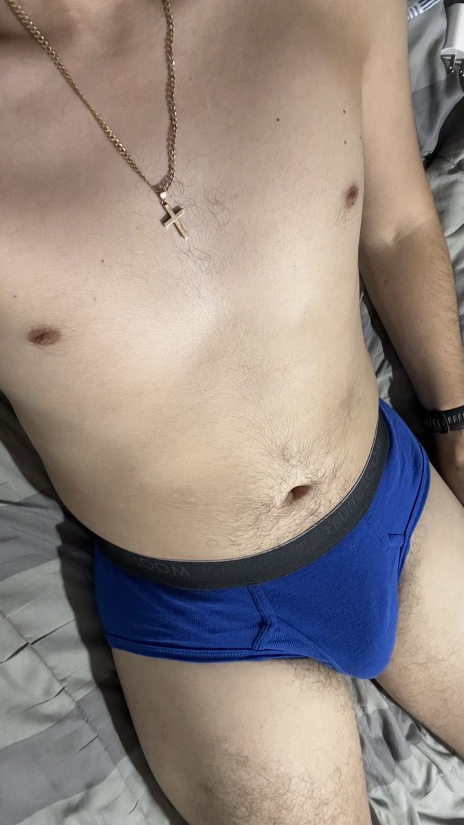 Charly_Klein_'s tweet photo. Los calzones 🩲 de la frutita son cómodos, pero no los recomiendo para hacer ejercicio 💪🏻 🥺 https://t.co/quAin0mUrA