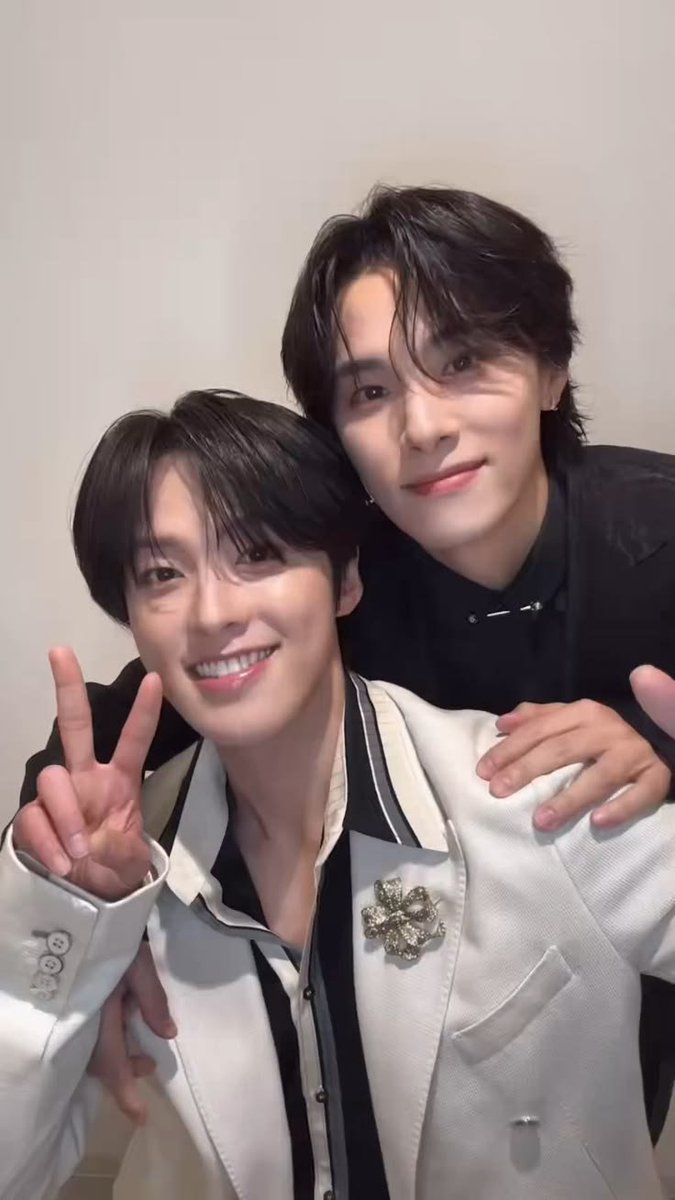 xtakumii's tweet photo. the bf 🎀 🤜 🤛 the bf 🎀 https://t.co/gkg6XIfslm